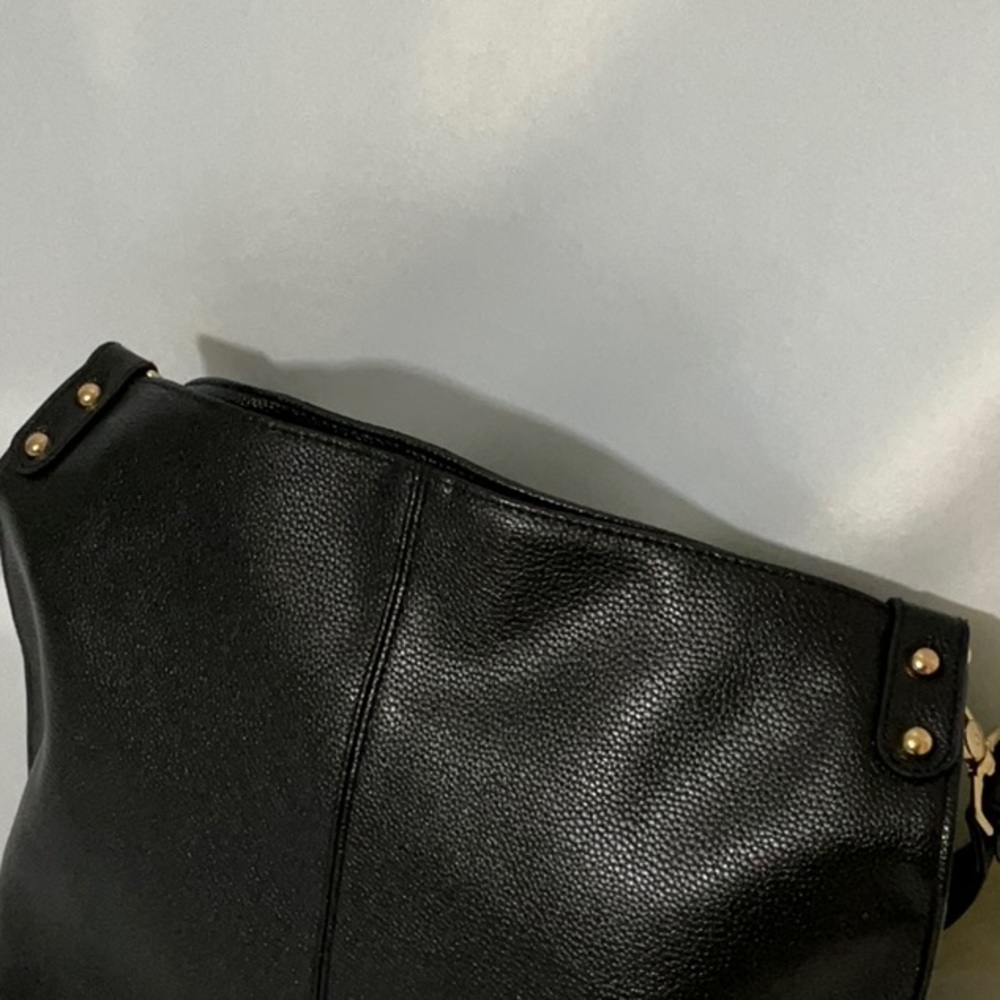 Chic Black BELLA RUSSO Purse - Picture 4 of 8